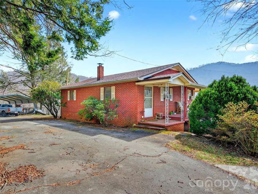 1306 Fork Mountain Road, Bakersville, NC 28705.  MLS# CAR4352173, YatesRealty ID 10884. 