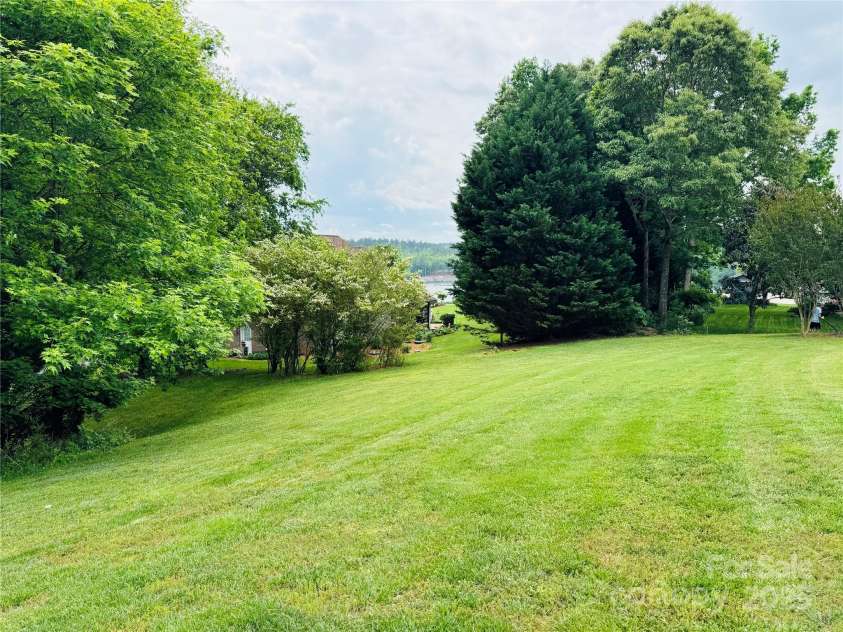 5518 Land Harbour Drive, Granite Falls, NC 28630.  MLS# CAR4254708, YatesRealty ID 10884. 