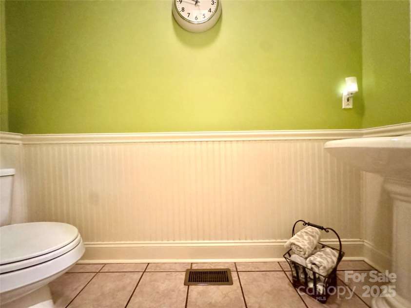 5518 Land Harbour Drive, Granite Falls, NC 28630.  MLS# CAR4254708, YatesRealty ID 10884. 