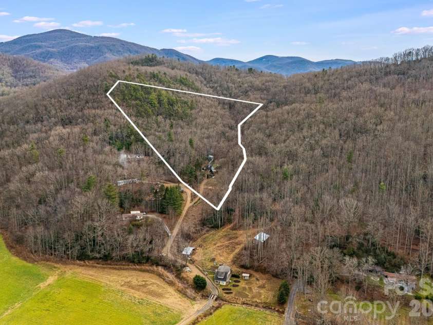 55 Heavenly Lane, Fairview, NC 28730.  MLS# CAR4341248, YatesRealty ID 10885. 
