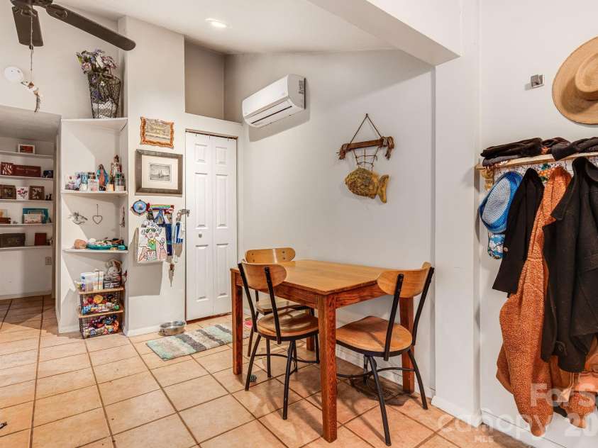 55 Heavenly Lane, Fairview, NC 28730.  MLS# CAR4341248, YatesRealty ID 10885. Dining space