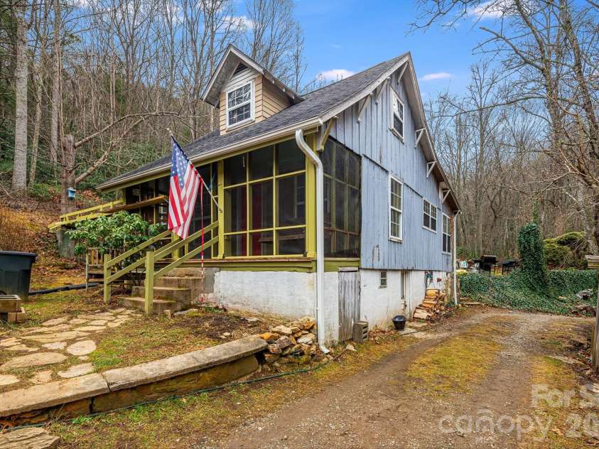 55 Heavenly Lane, Fairview, NC 28730.  MLS# CAR4341248, YatesRealty ID 10885. Front of main house