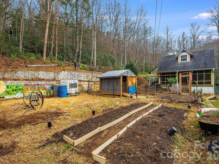 55 Heavenly Lane, Fairview, NC 28730.  MLS# CAR4341248, YatesRealty ID 10885. Garden