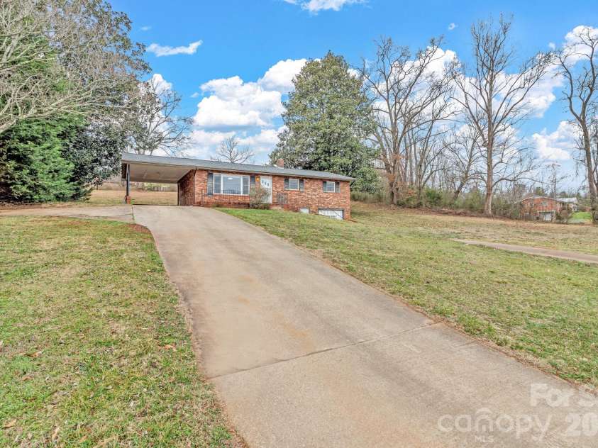 578 Conley Road, Morganton, NC 28655.  MLS# CAR4352016, YatesRealty ID 10887. 