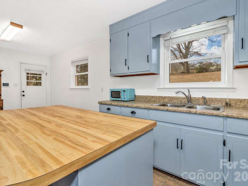578 Conley Road, Morganton, NC 28655.  MLS# CAR4352016, YatesRealty ID 10887. 