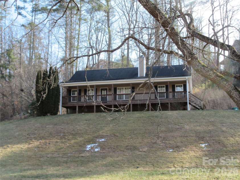 618 Brook Knoll Circle, Weaverville, NC 28787.  MLS# CAR4343829, YatesRealty ID 10888. 