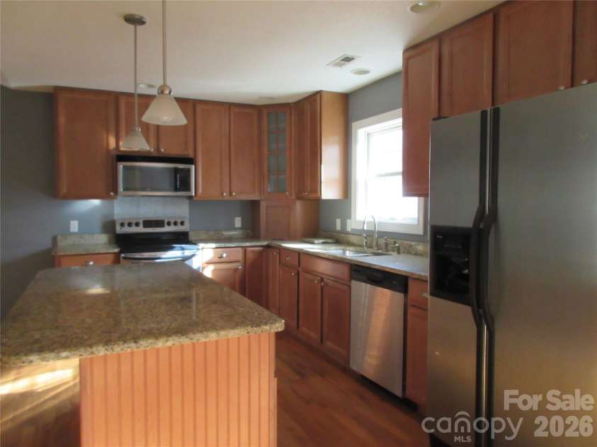 618 Brook Knoll Circle, Weaverville, NC 28787.  MLS# CAR4343829, YatesRealty ID 10888. 