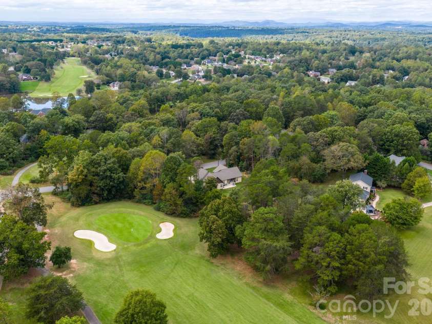 4850 Woodwinds Drive, Hickory, NC 28601.  MLS# CAR4354576, YatesRealty ID 10889. 