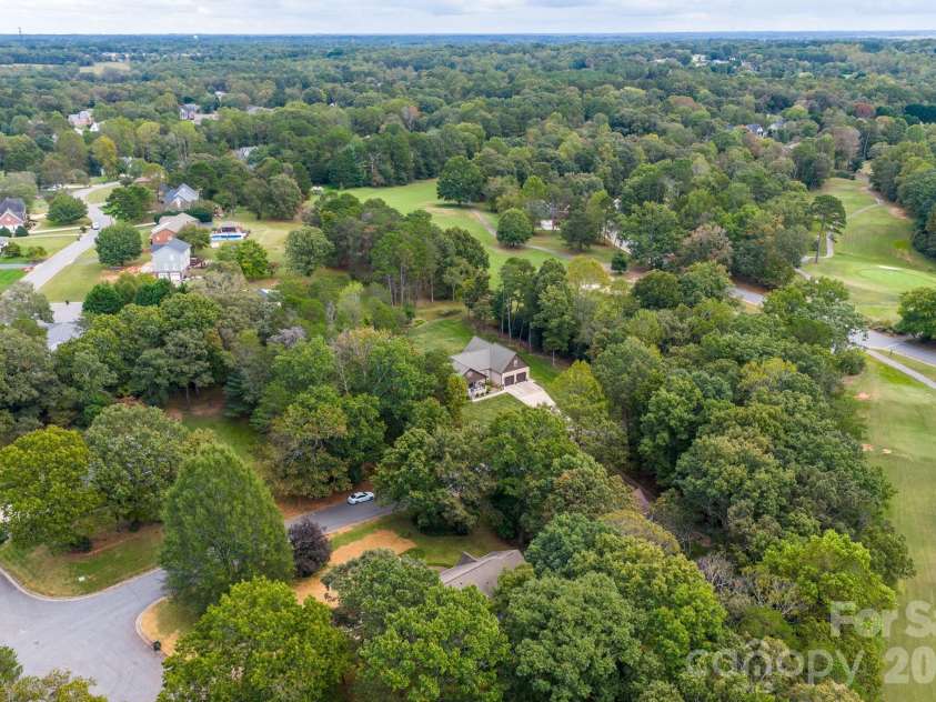 4850 Woodwinds Drive, Hickory, NC 28601.  MLS# CAR4354576, YatesRealty ID 10889. 