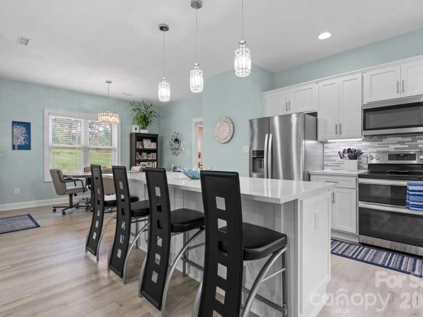 4850 Woodwinds Drive, Hickory, NC 28601.  MLS# CAR4354576, YatesRealty ID 10889. 