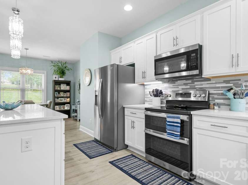 4850 Woodwinds Drive, Hickory, NC 28601.  MLS# CAR4354576, YatesRealty ID 10889. 
