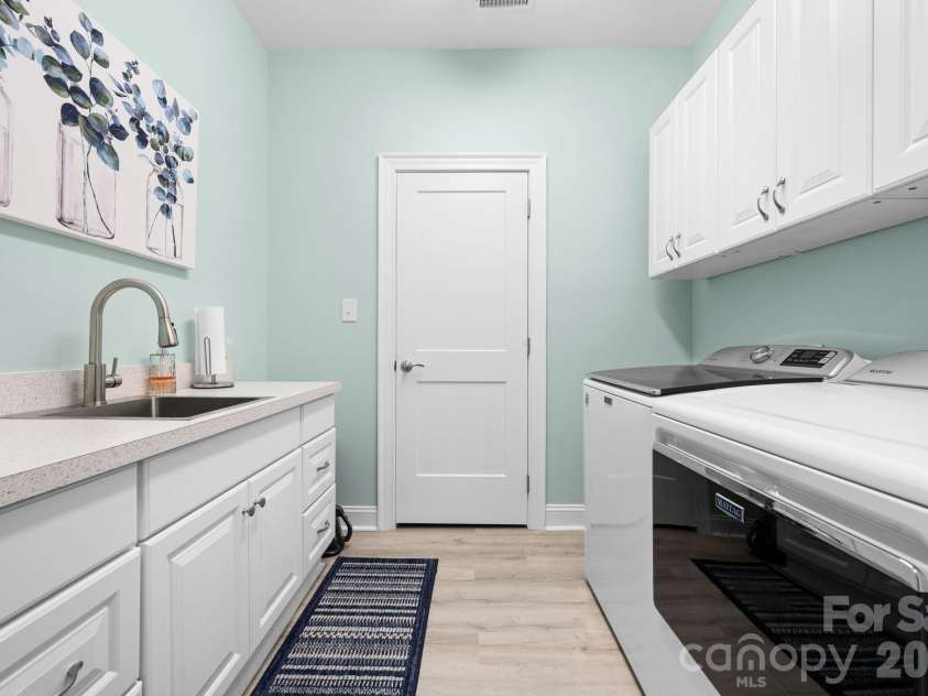 4850 Woodwinds Drive, Hickory, NC 28601.  MLS# CAR4354576, YatesRealty ID 10889. 