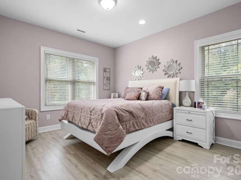 4850 Woodwinds Drive, Hickory, NC 28601.  MLS# CAR4354576, YatesRealty ID 10889. 