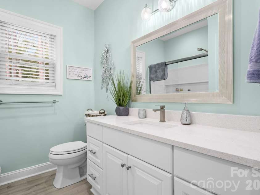 4850 Woodwinds Drive, Hickory, NC 28601.  MLS# CAR4354576, YatesRealty ID 10889. 