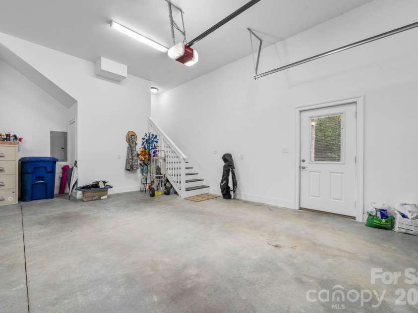 4850 Woodwinds Drive, Hickory, NC 28601.  MLS# CAR4354576, YatesRealty ID 10889. 