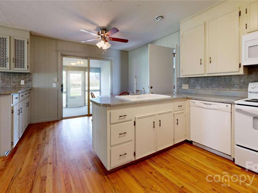 12 Moland Drive, Etowah, NC 28729.  MLS# CAR4198247, YatesRealty ID 1089. 