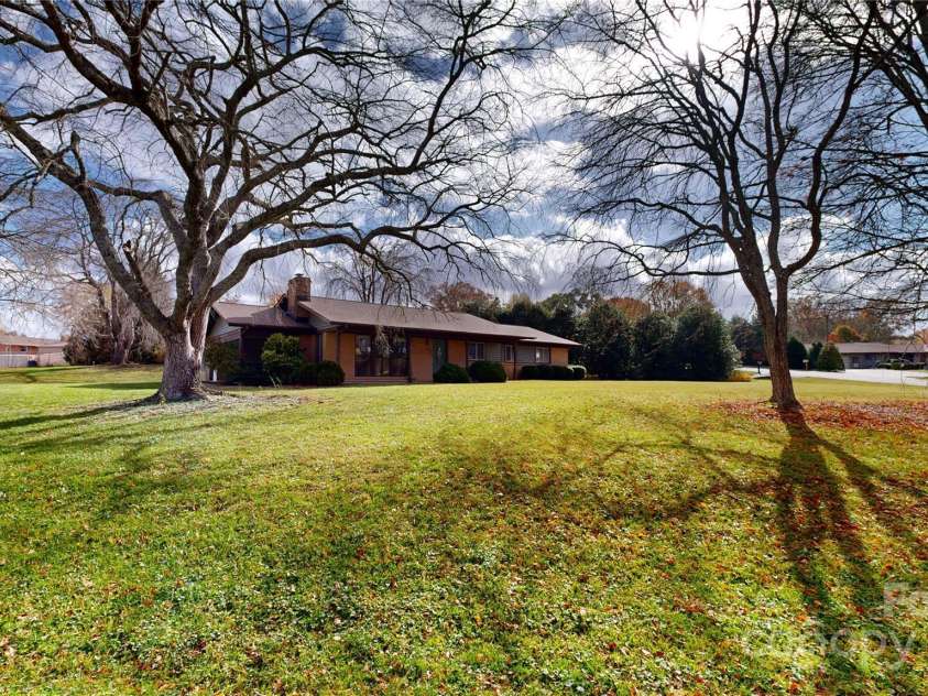 12 Moland Drive, Etowah, NC 28729.  MLS# CAR4198247, YatesRealty ID 1089. 