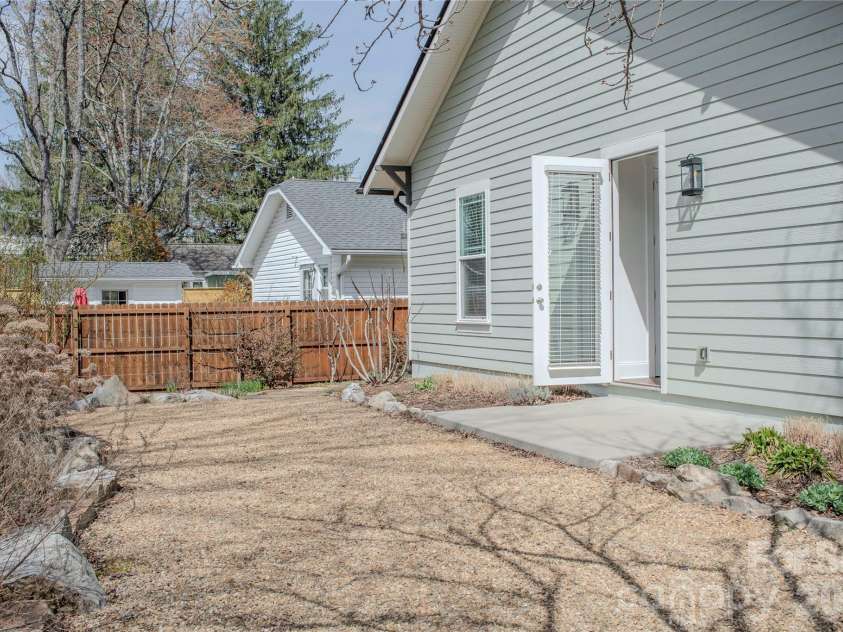 112 Jordan Street, Brevard, NC 28712.  MLS# CAR4361058, YatesRealty ID 10890. 
