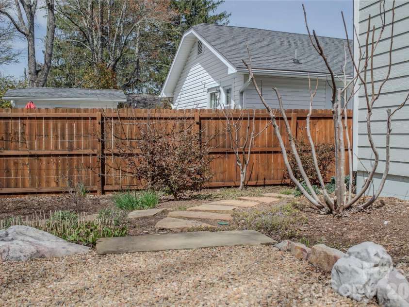 112 Jordan Street, Brevard, NC 28712.  MLS# CAR4361058, YatesRealty ID 10890. 