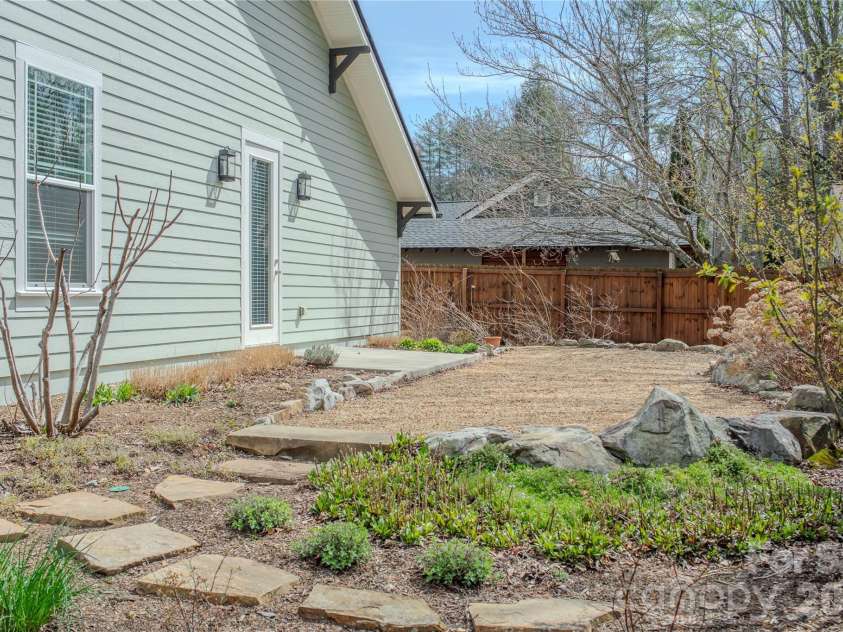 112 Jordan Street, Brevard, NC 28712.  MLS# CAR4361058, YatesRealty ID 10890. 