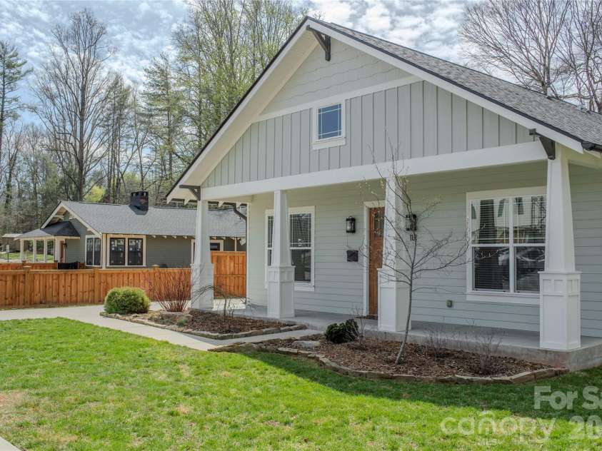 112 Jordan Street, Brevard, NC 28712.  MLS# CAR4361058, YatesRealty ID 10890. 