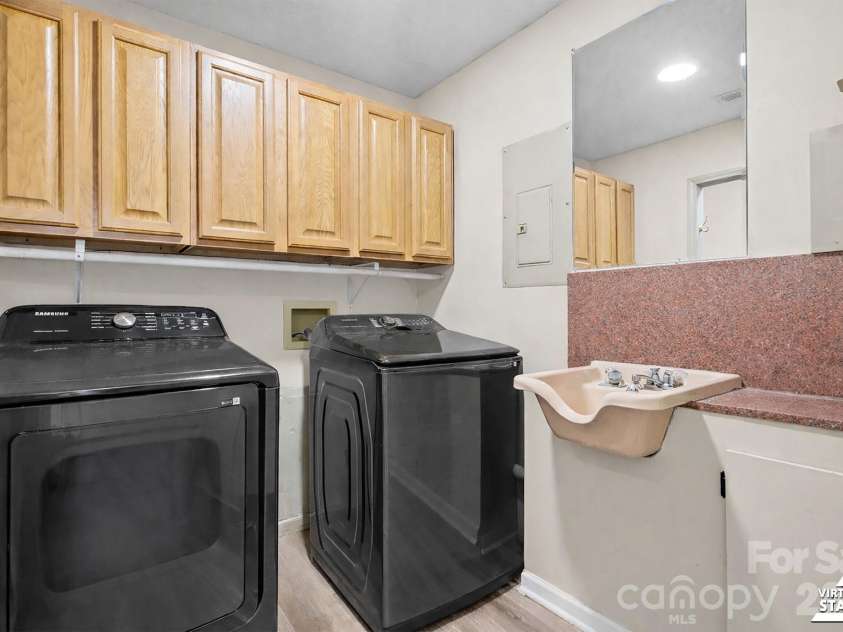 2404 Wildburne Court, Charlotte, NC 28262.  MLS# CAR4347538, YatesRealty ID 10891. 