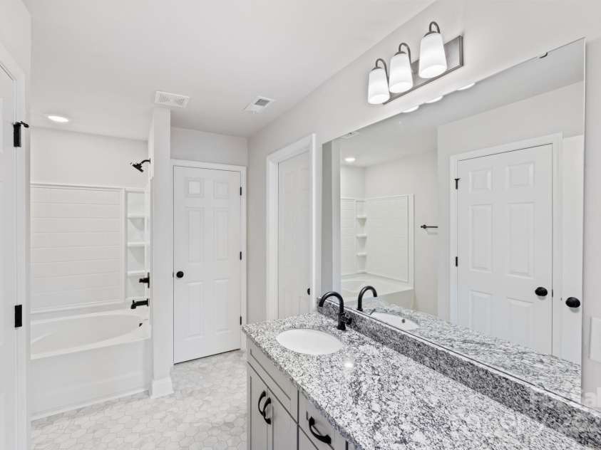 4175 River Run Circle, Hickory, NC 28602.  MLS# CAR4246982, YatesRealty ID 10891. 