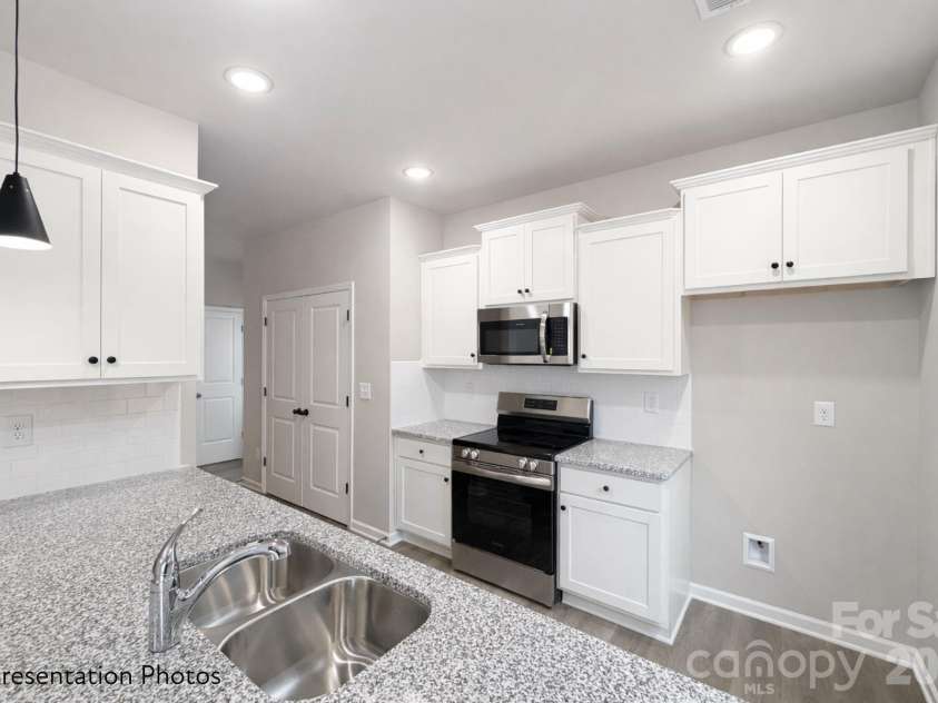 3726 Sally Lane, Charlotte, NC 28227.  MLS# CAR4362085, YatesRealty ID 10893. 