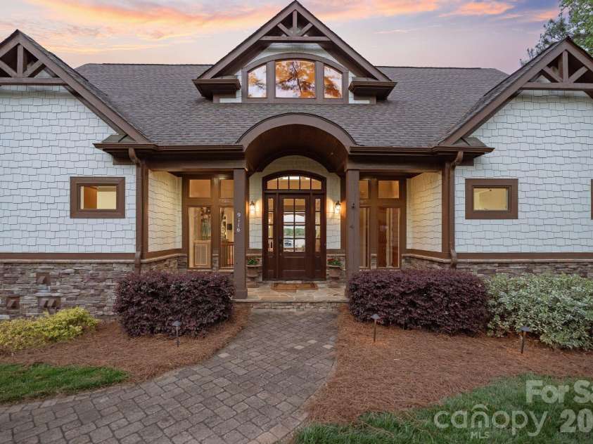 9116 Thackery Lane, Sherrills Ford, NC 28673.  MLS# CAR4368566, YatesRealty ID 10894. 