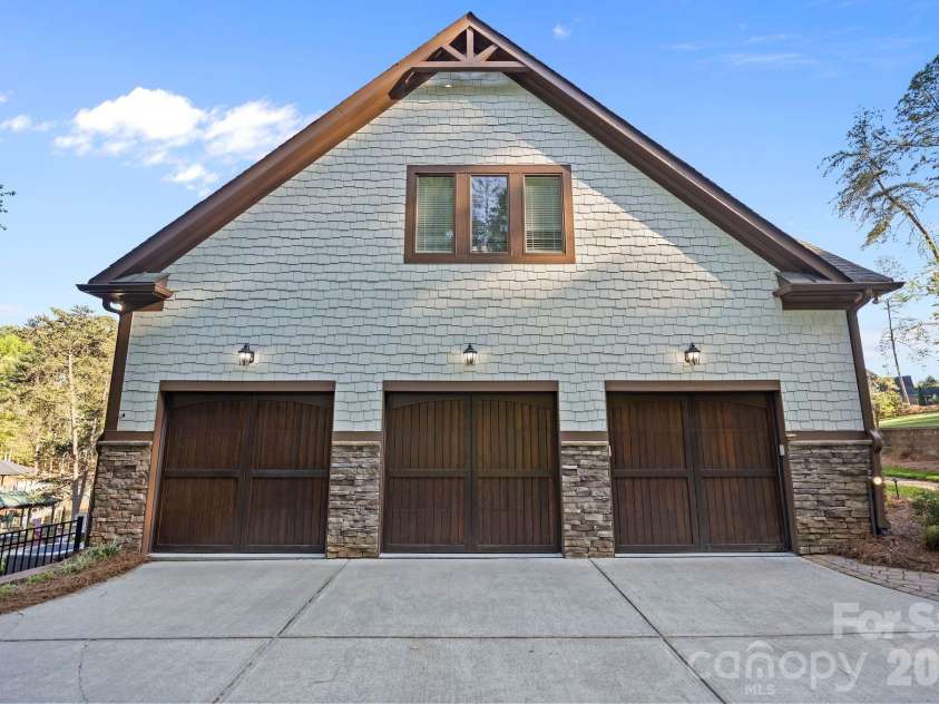 9116 Thackery Lane, Sherrills Ford, NC 28673.  MLS# CAR4368566, YatesRealty ID 10894. 