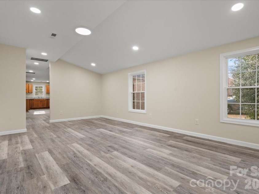32 Roddy Street, Cheraw, SC 29520.  MLS# CAR4342880, YatesRealty ID 10895. 