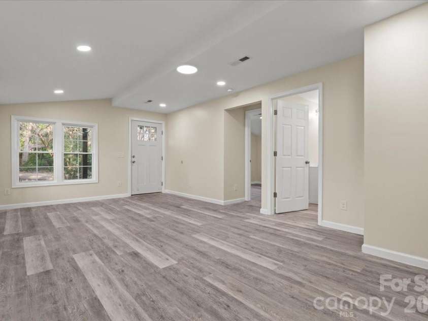 32 Roddy Street, Cheraw, SC 29520.  MLS# CAR4342880, YatesRealty ID 10895. 