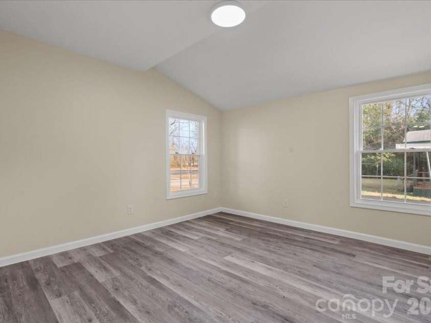32 Roddy Street, Cheraw, SC 29520.  MLS# CAR4342880, YatesRealty ID 10895. 