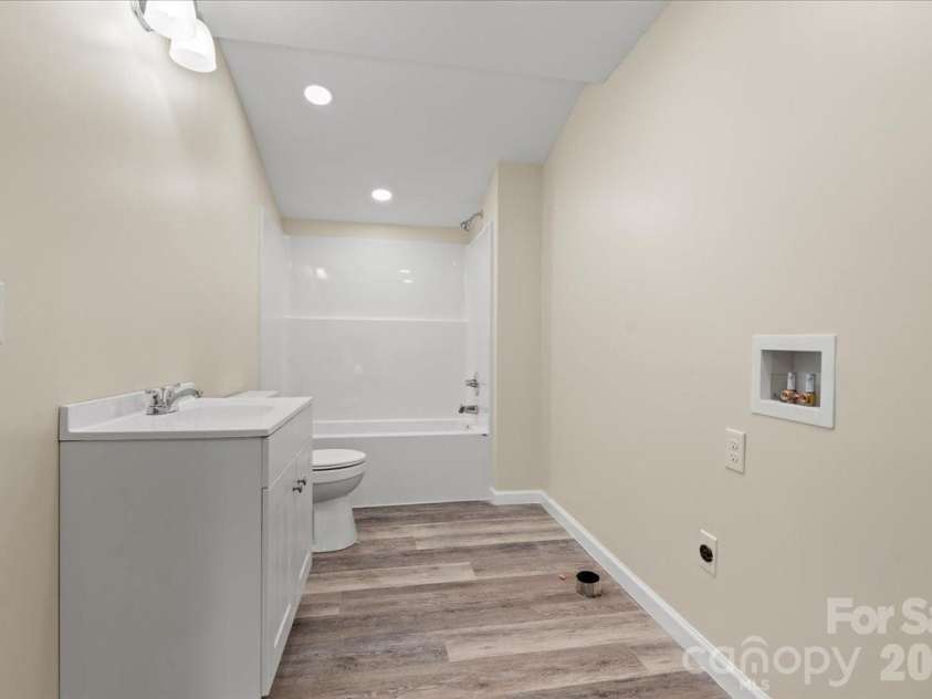 32 Roddy Street, Cheraw, SC 29520.  MLS# CAR4342880, YatesRealty ID 10895. 