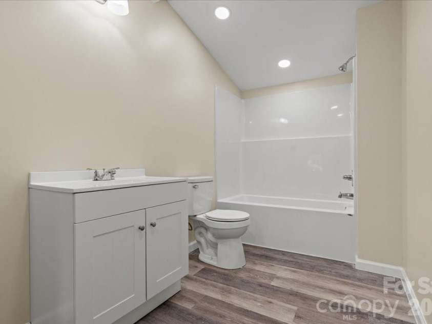 32 Roddy Street, Cheraw, SC 29520.  MLS# CAR4342880, YatesRealty ID 10895. 