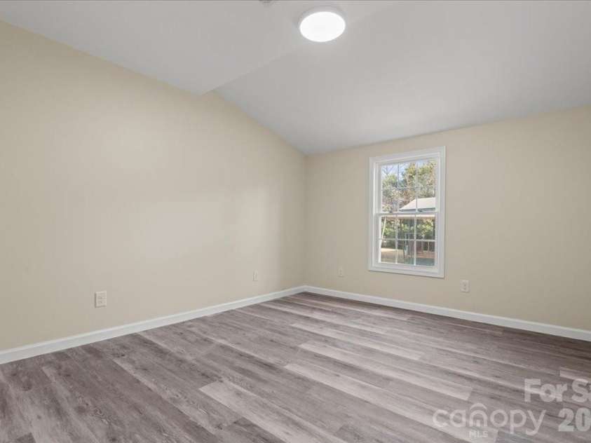 32 Roddy Street, Cheraw, SC 29520.  MLS# CAR4342880, YatesRealty ID 10895. 