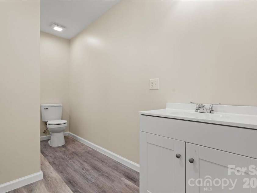 32 Roddy Street, Cheraw, SC 29520.  MLS# CAR4342880, YatesRealty ID 10895. 