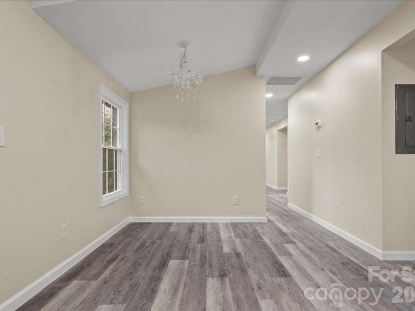 32 Roddy Street, Cheraw, SC 29520.  MLS# CAR4342880, YatesRealty ID 10895. 