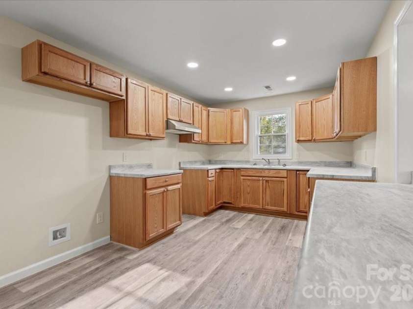 32 Roddy Street, Cheraw, SC 29520.  MLS# CAR4342880, YatesRealty ID 10895. 