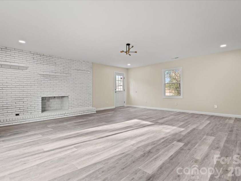 32 Roddy Street, Cheraw, SC 29520.  MLS# CAR4342880, YatesRealty ID 10895. 