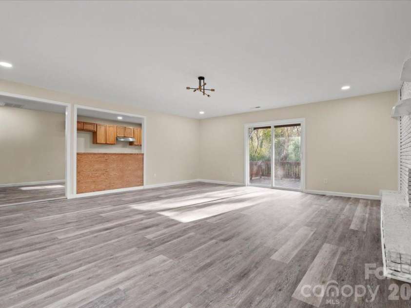 32 Roddy Street, Cheraw, SC 29520.  MLS# CAR4342880, YatesRealty ID 10895. 