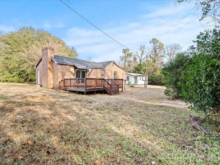 32 Roddy Street, Cheraw, SC 29520.  MLS# CAR4342880, YatesRealty ID 10895. 