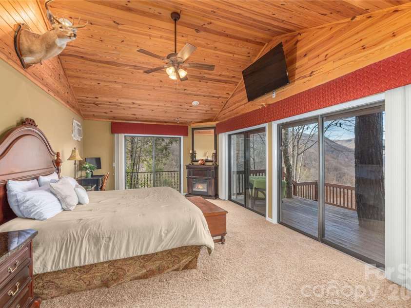 236 Dove Drive, Maggie Valley, NC 28751.  MLS# CAR4343977, YatesRealty ID 10896. 