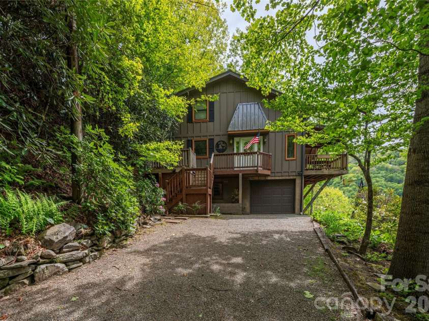 236 Dove Drive, Maggie Valley, NC 28751.  MLS# CAR4343977, YatesRealty ID 10896. 