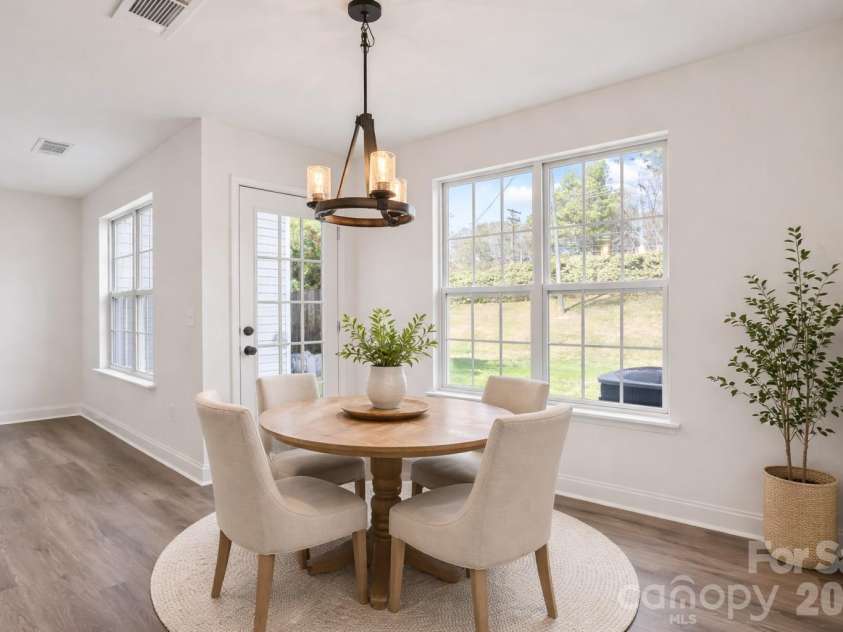 9512 Elizabeth Townes Lane, Charlotte, NC 28277.  MLS# CAR4353017, YatesRealty ID 10899. *Virtually Staged*