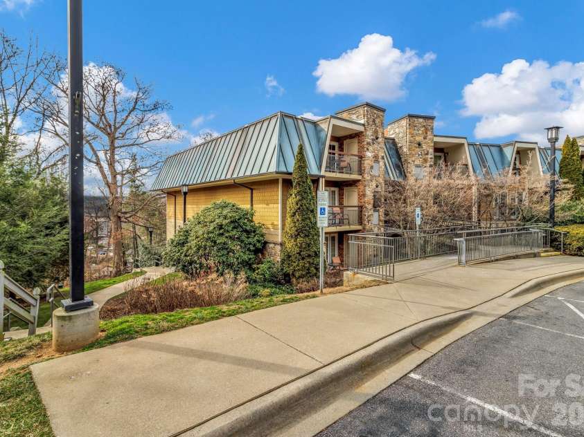 119 Bowling Park Road, Asheville, NC 28803.  MLS# CAR4336205, YatesRealty ID 109. 