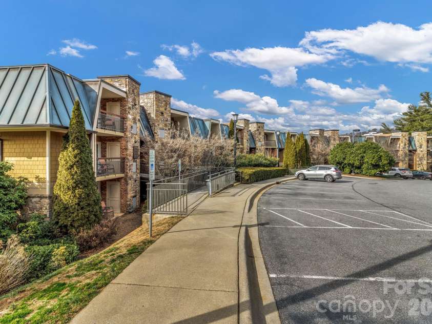 119 Bowling Park Road, Asheville, NC 28803.  MLS# CAR4336205, YatesRealty ID 109. 