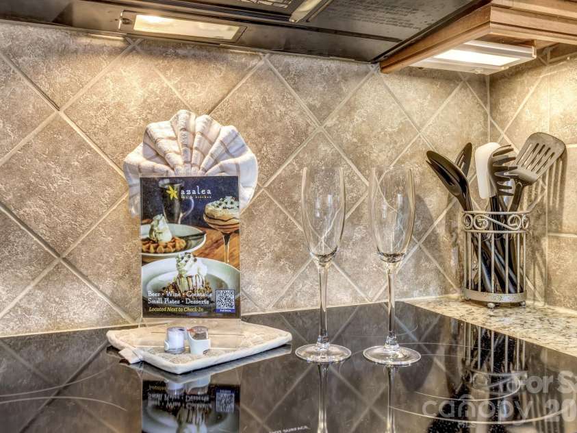 119 Bowling Park Road, Asheville, NC 28803.  MLS# CAR4336205, YatesRealty ID 109. 