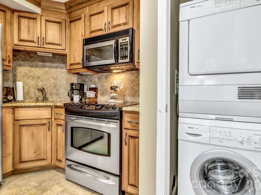 119 Bowling Park Road, Asheville, NC 28803.  MLS# CAR4336205, YatesRealty ID 109. 