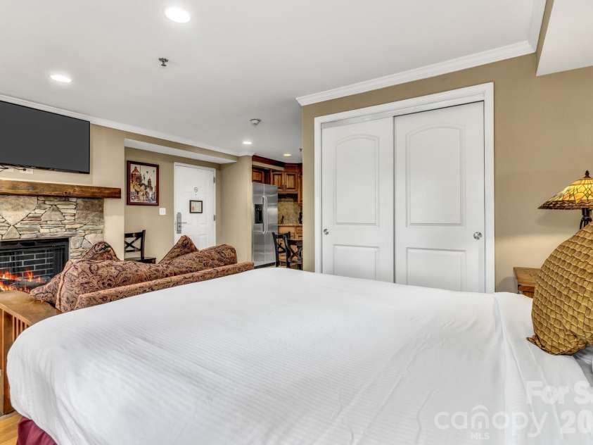 119 Bowling Park Road, Asheville, NC 28803.  MLS# CAR4336205, YatesRealty ID 109. 